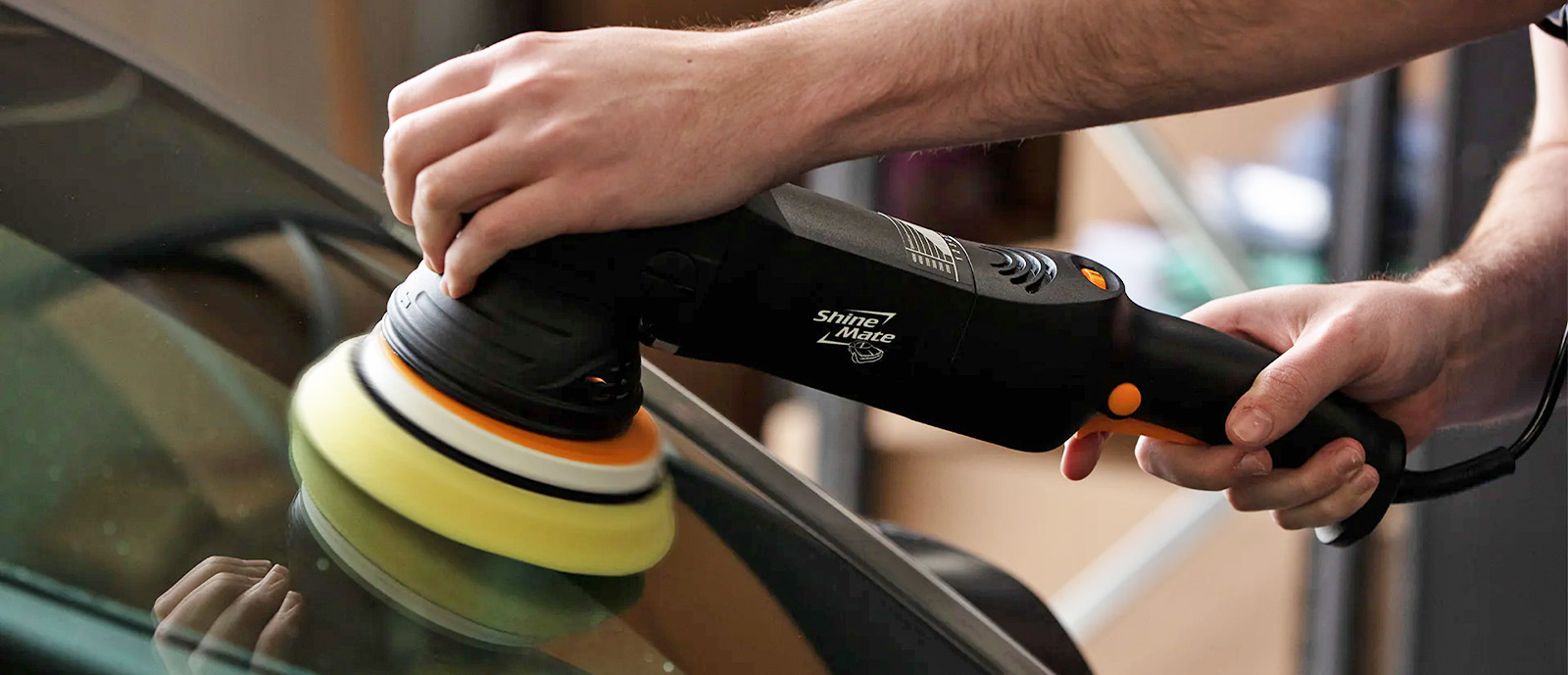 Comment enlever les rayures sur un pare-brise : guide complet